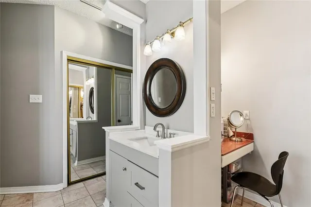 $370,000 | 1137 Lake Louise Drive, Gretna, LA 70056