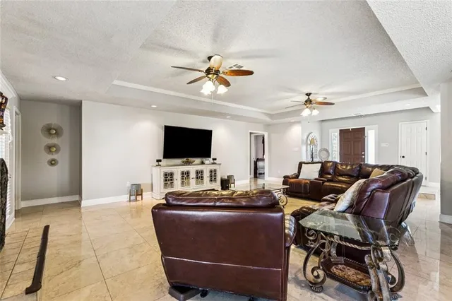 $370,000 | 1137 Lake Louise Drive, Gretna, LA 70056