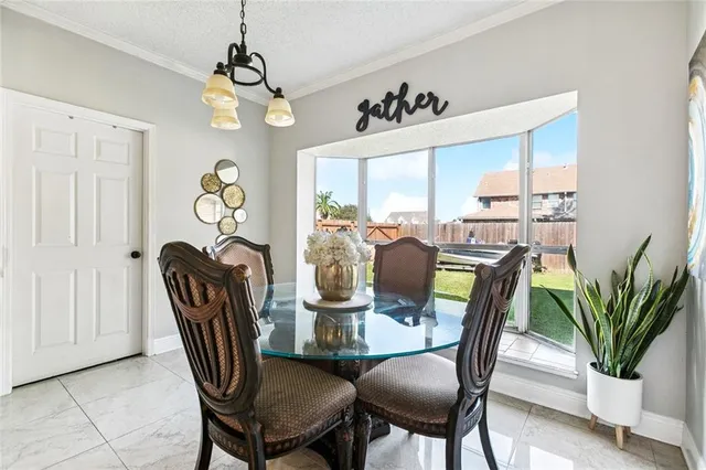 $370,000 | 1137 Lake Louise Drive, Gretna, LA 70056