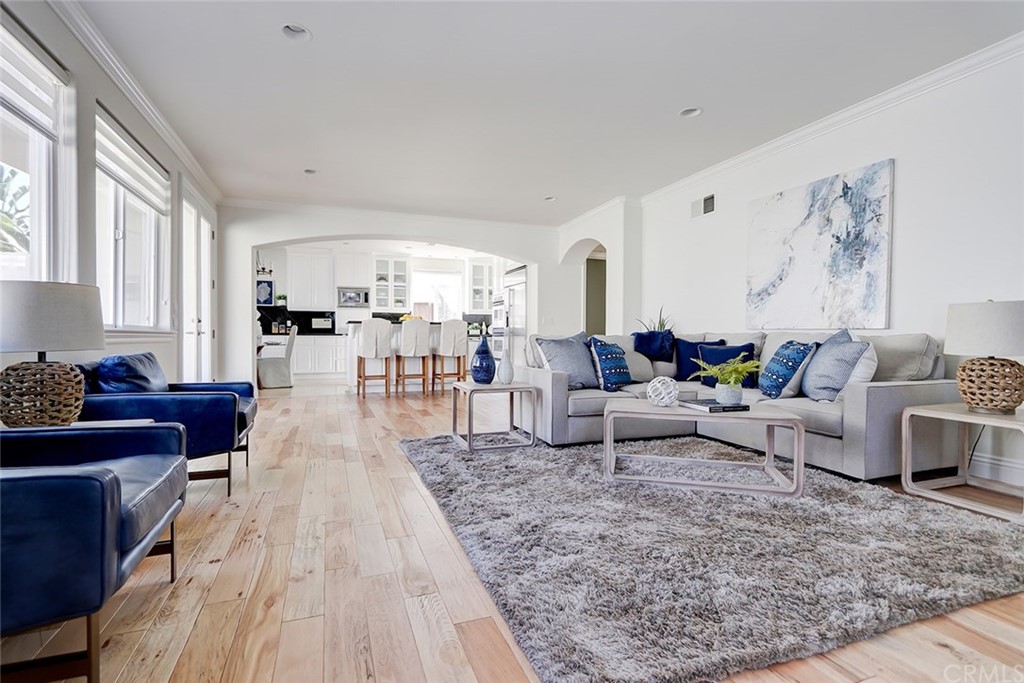 2818 North Ardmore Avenue Manhattan Beach, CA 90266 - Photo 17 of 34 a living room with furniture and a wooden floor