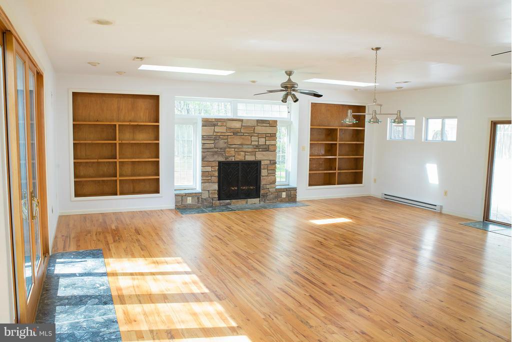 1515 Snug Harbor Road Shady Side, MD 20764 - Photo 21 of 30 Great Room View