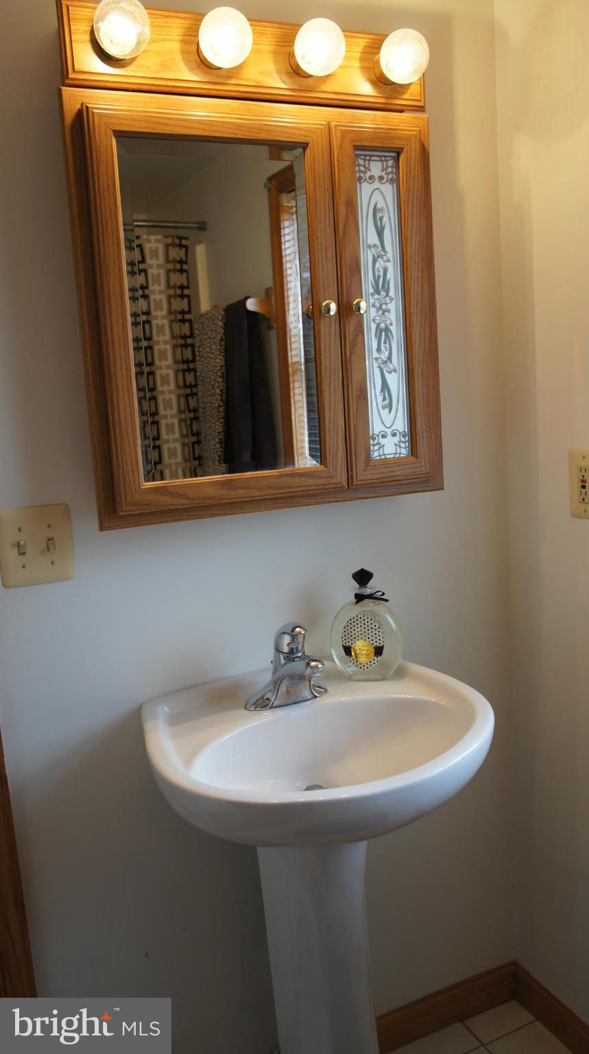1515 Snug Harbor Road Shady Side, MD 20764 - Photo 27 of 30 Second Floor Bath