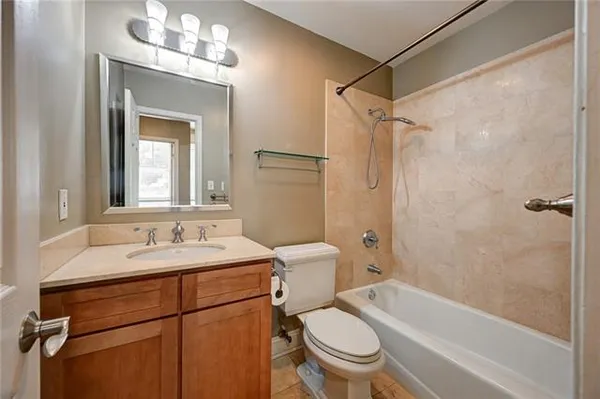 $1,725 | 760 Magazine Street, Unit 111, New Orleans, LA 70130