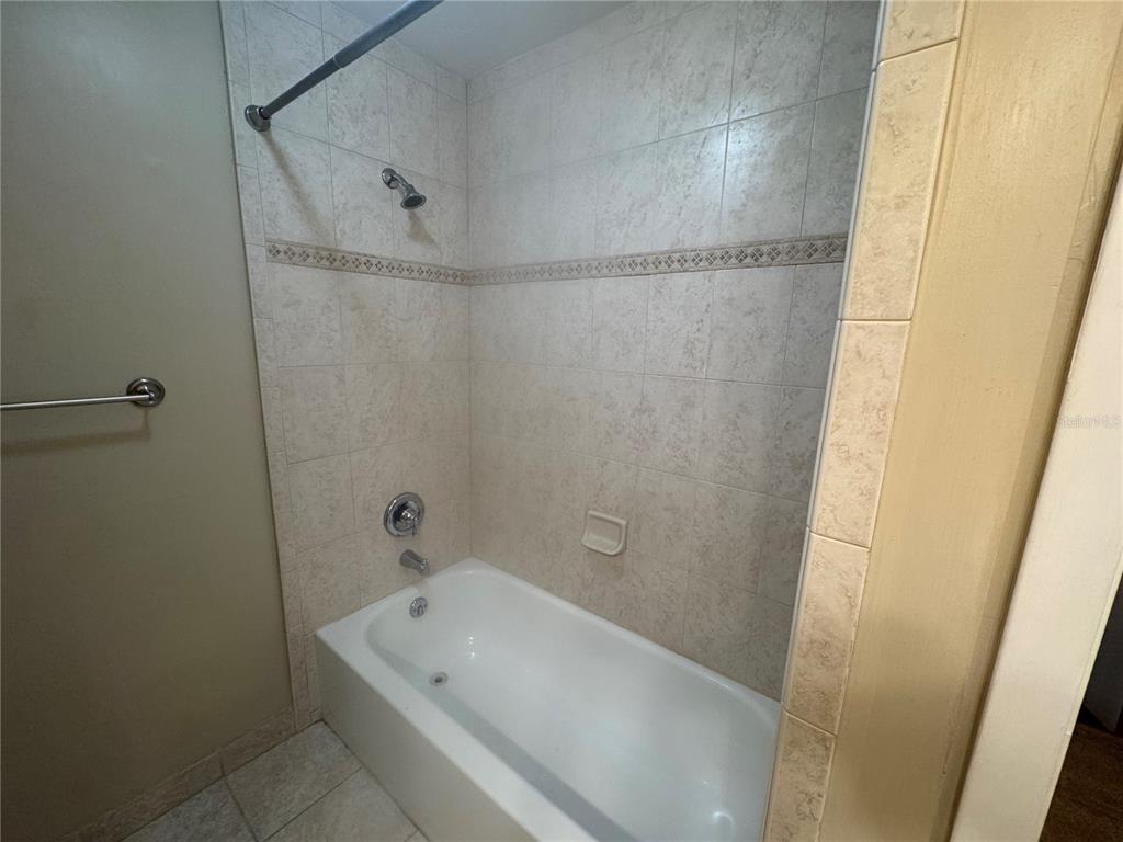 2202 Southwest 39 Drive Gainesville, FL 32607 - Photo 15 of 17