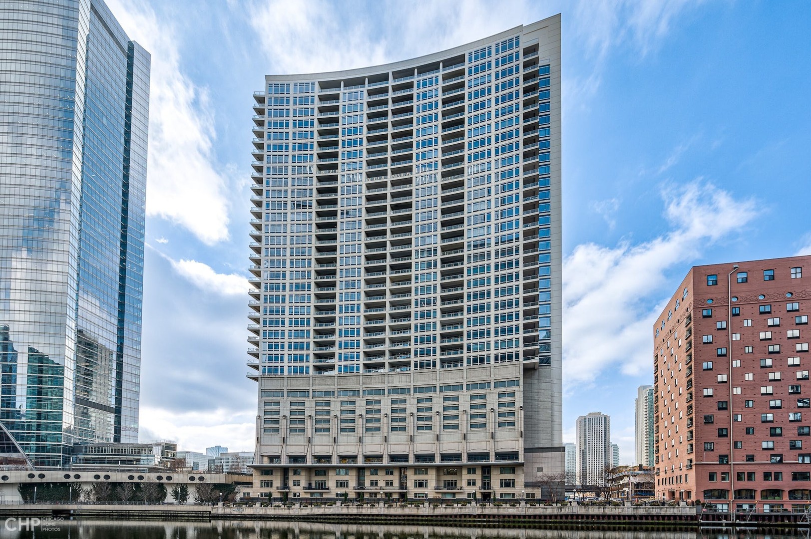 333 North Canal St Unit 1307