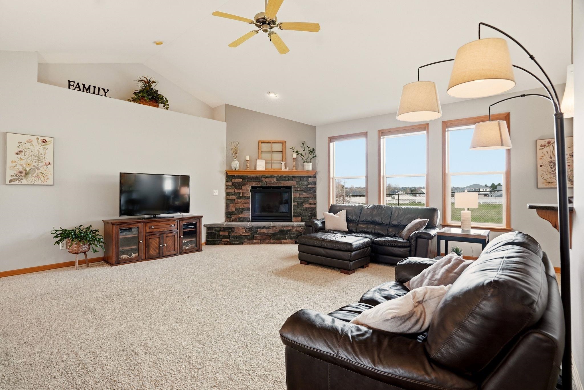 12313 Emory Lane Spokane, WA 99206 - Photo 4 of 30