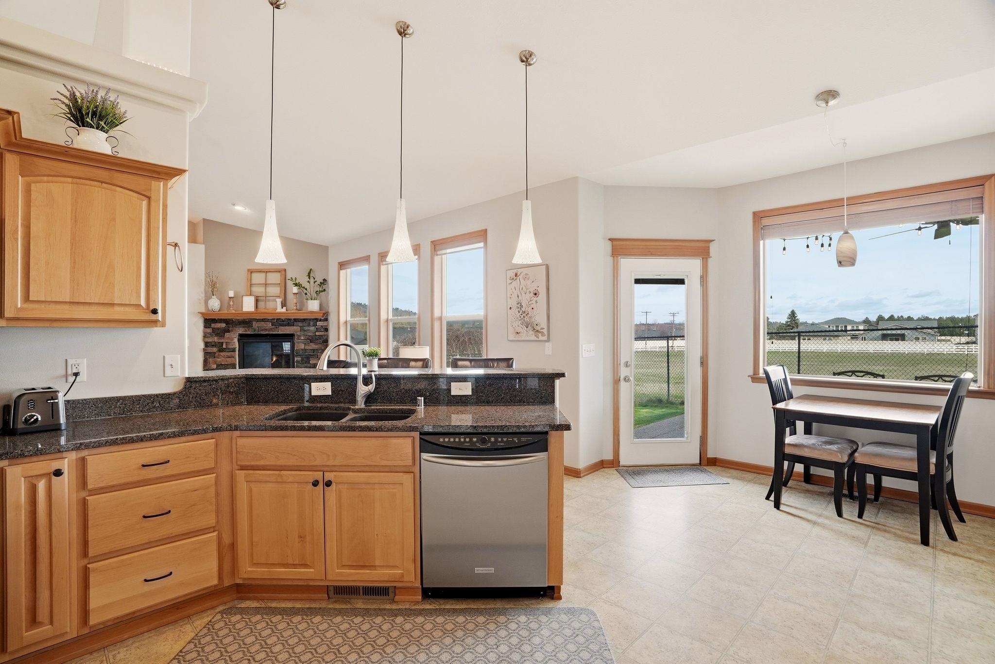 12313 Emory Lane Spokane, WA 99206 - Photo 9 of 30