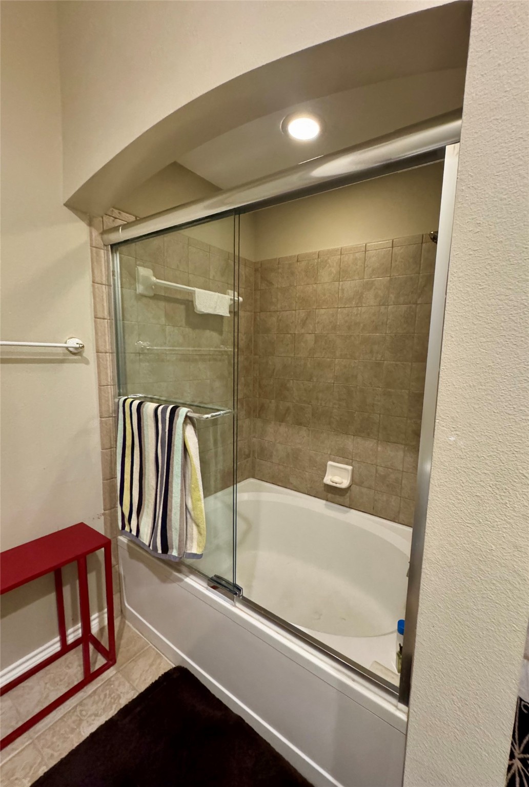 2400 McCue Road, Unit 233 Houston, TX 77056 - Photo 11 of 41 a bathroom with a bathtub and a shower