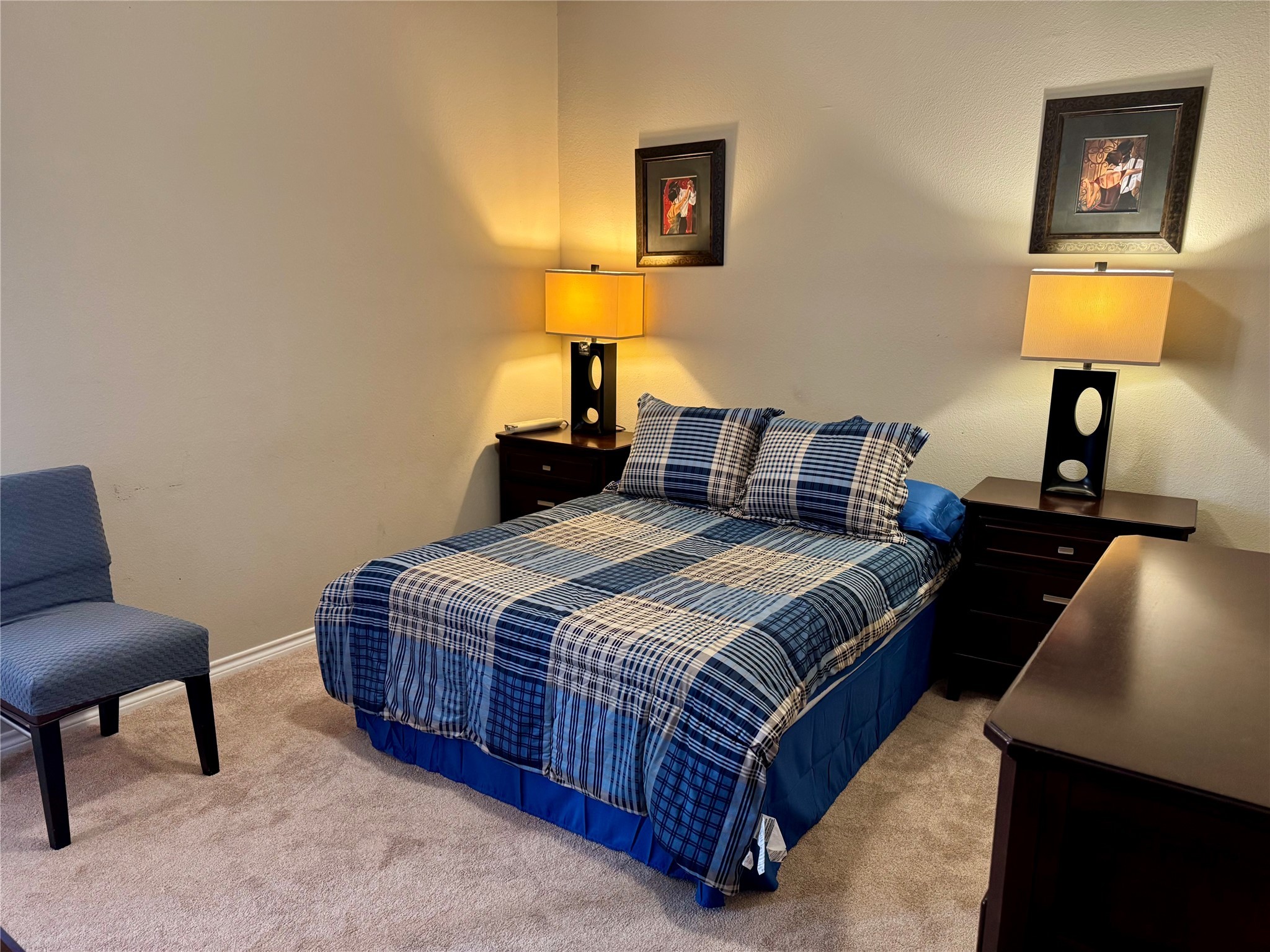 2400 McCue Road, Unit 233 Houston, TX 77056 - Photo 12 of 41 a bedroom with a bed lamp and a desk