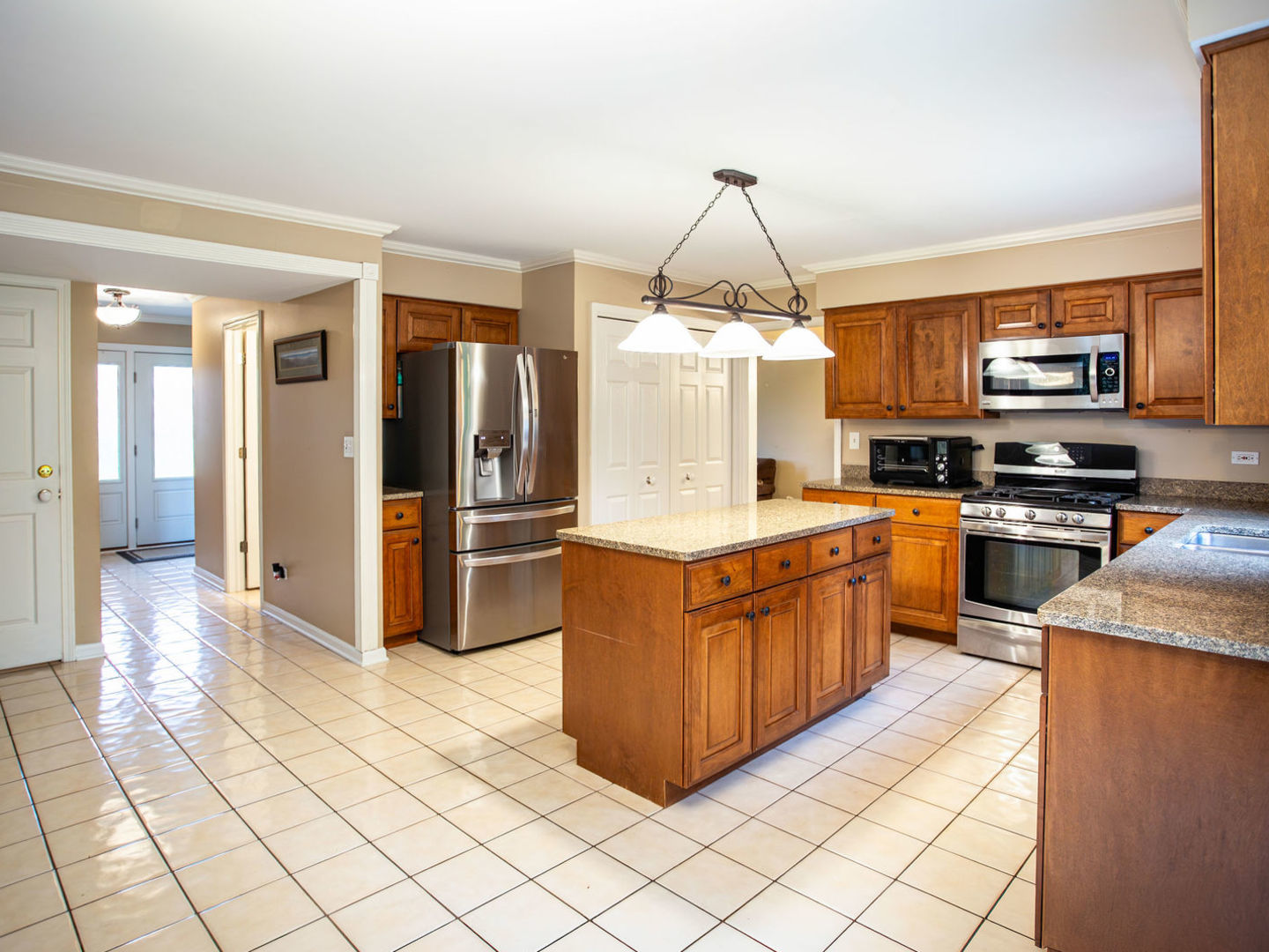 17945 West Pond Ridge Circle Gurnee, IL 60031 - Photo 7 of 30