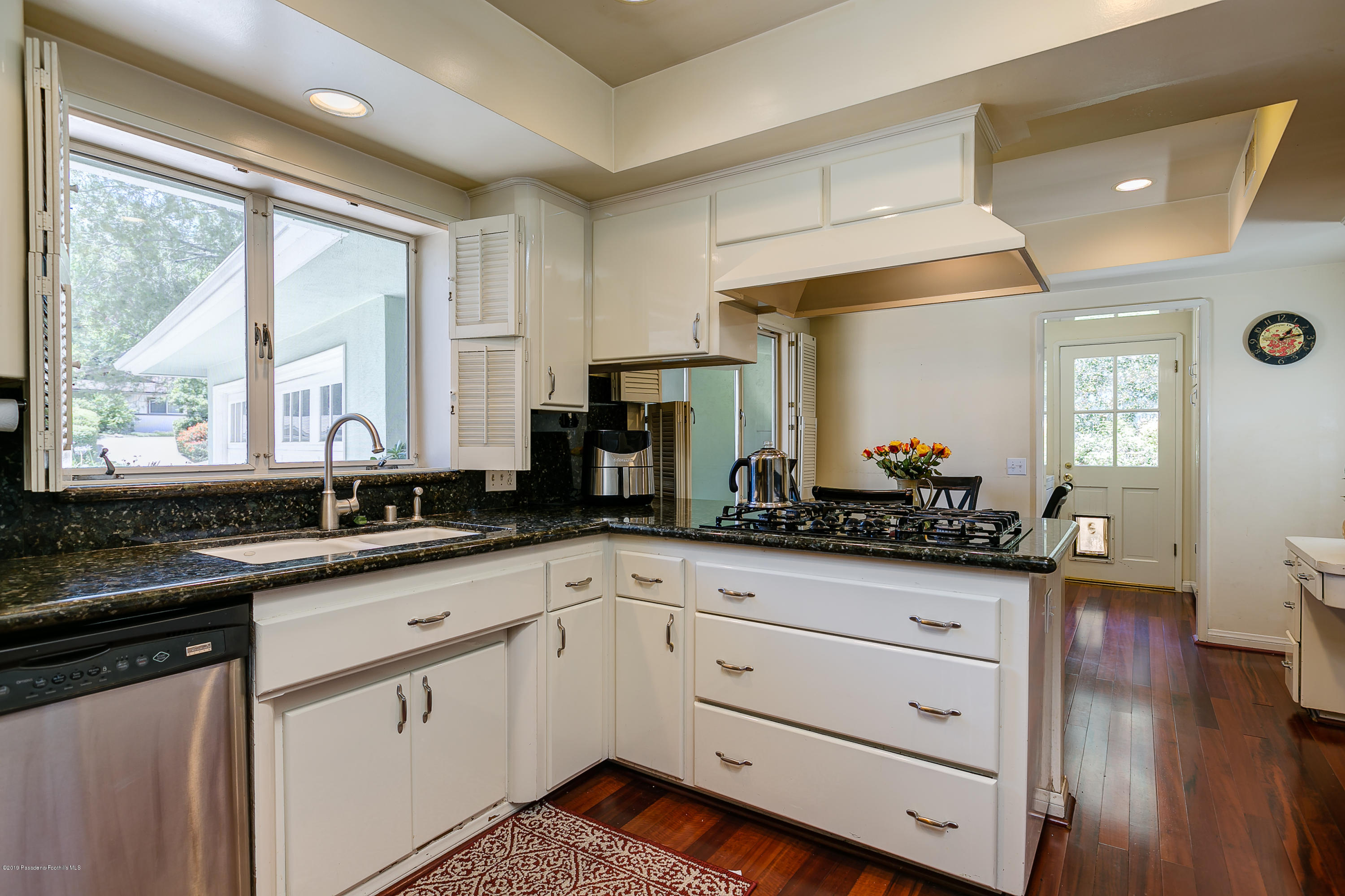 2016 Canyon Road Arcadia, CA 91006 - Photo 11 of 27 2016CanyonRd-12_HIGHRES