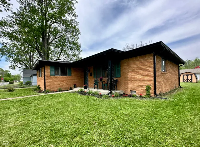 $289,900 | 100 Lincoln Street, Plainfield, IN 46168