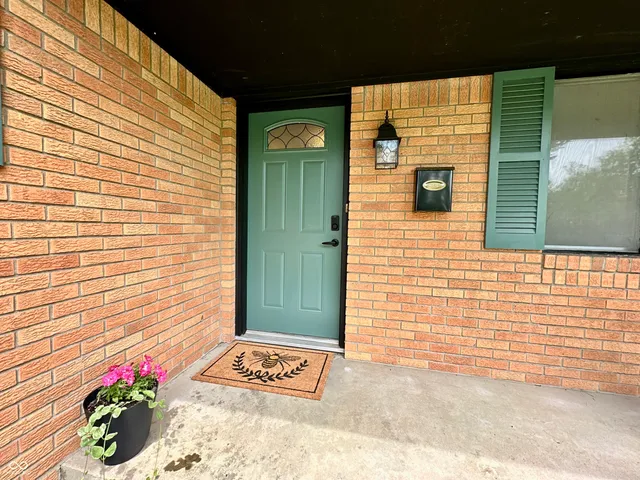 $289,900 | 100 Lincoln Street, Plainfield, IN 46168