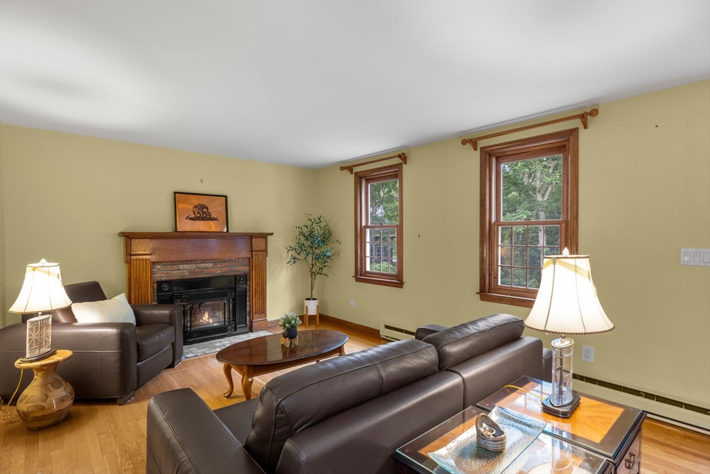 88 Acre Hill Road Barnstable, MA 02630 - Photo 9 of 42 Gallery Image 9