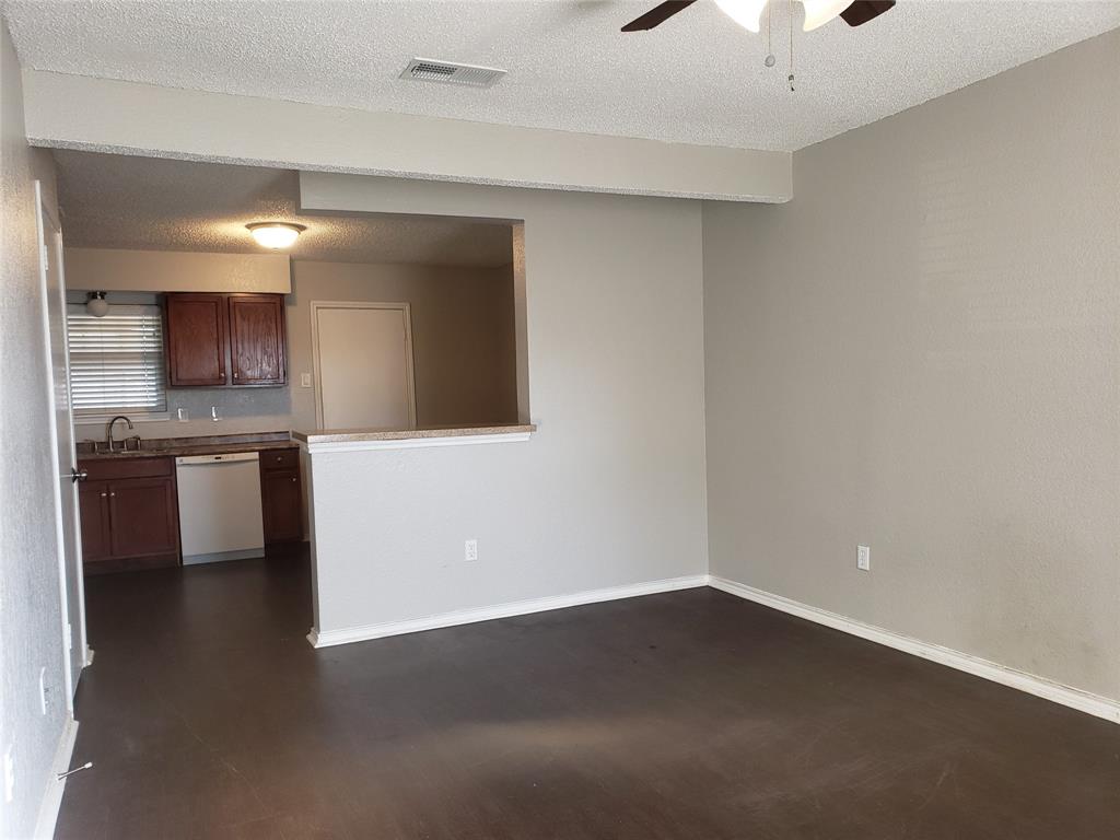 644 South Rogers Road Irving, TX 75060 - Photo 3 of 19