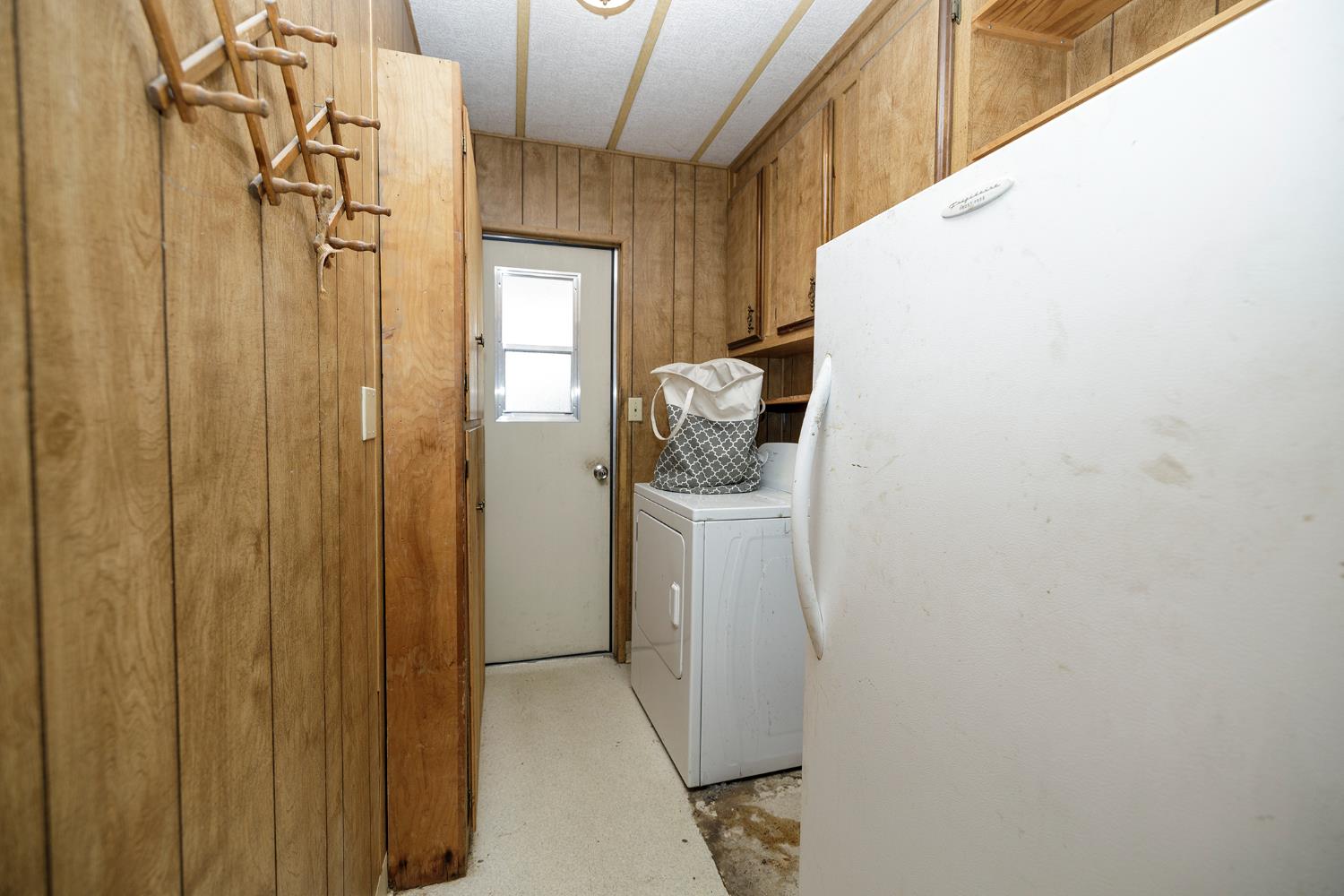 2621 Prescott Road, Unit 158 Modesto, CA 95350 - Photo 29 of 35 a utility room with dryer and washer