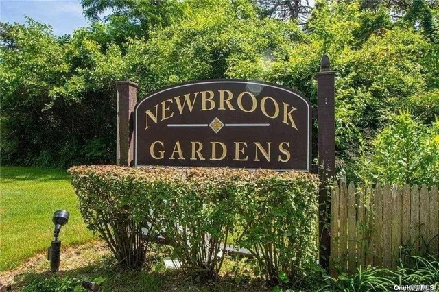 $2,300 | 85 Newbrook Lane, Unit 85N, Bay Shore, NY 11706