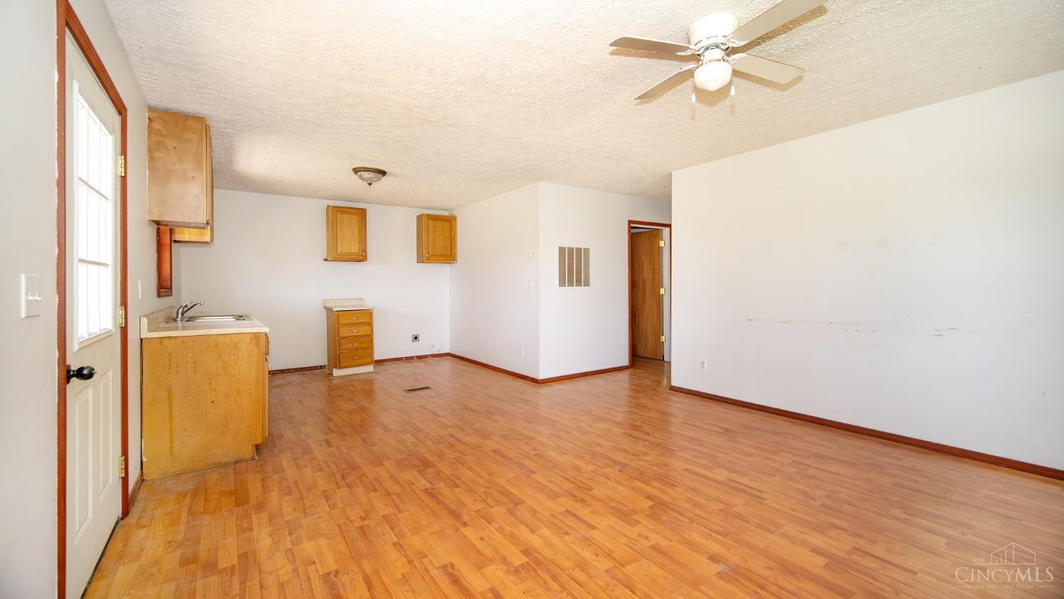 423 Mahogany Road Lynx, OH 45650 - Photo 5 of 23 Gallery Image 5