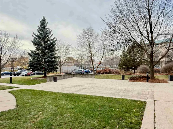 $319,900 | 400 North Richmond Street, Unit 417, Appleton, WI 54911