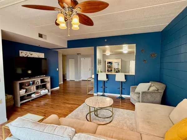 $319,900 | 400 North Richmond Street, Unit 417, Appleton, WI 54911
