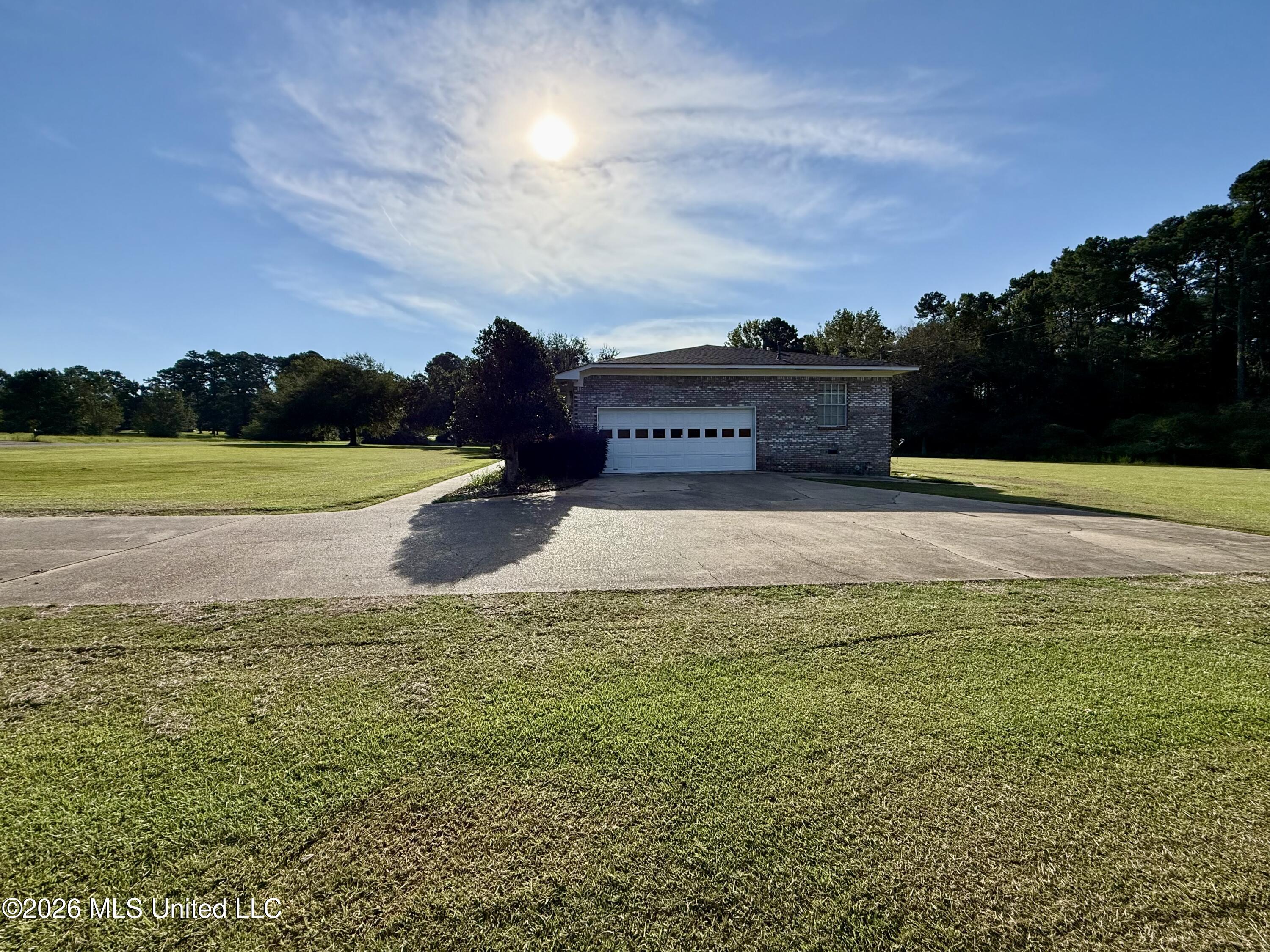 297 Old Magee Road Magee, MS 39111 - Photo 4 of 41 IMG_4403