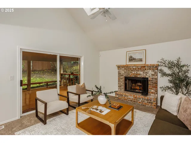 $649,000 | 11544 Southeast Highland Loop, Clackamas, OR 97015