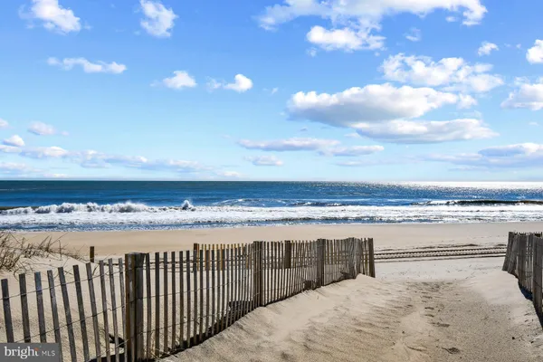 a view of a sky view