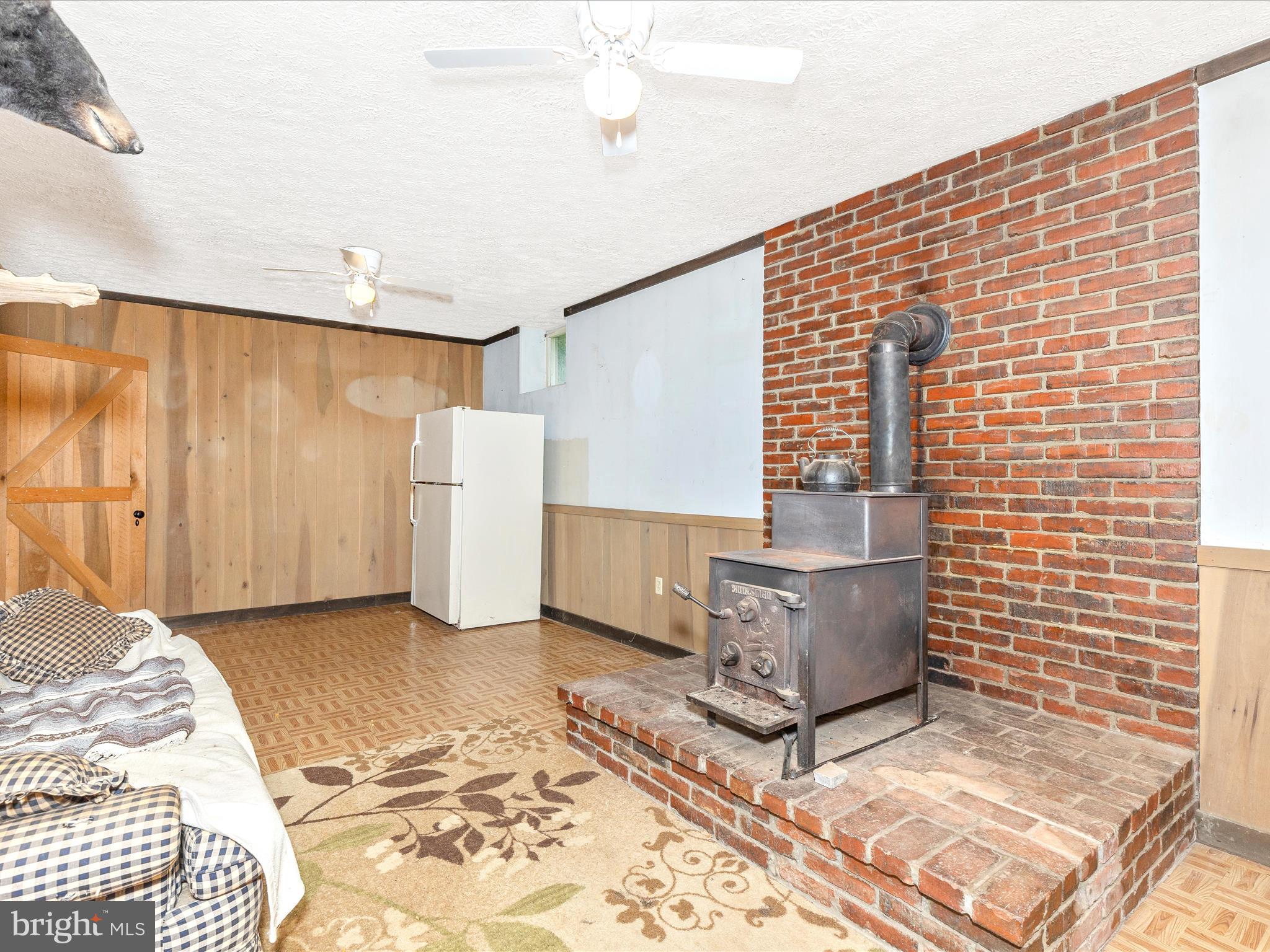 11220 Putman Road Thurmont, MD 21788 - Photo 28 of 52 Lower Family Room