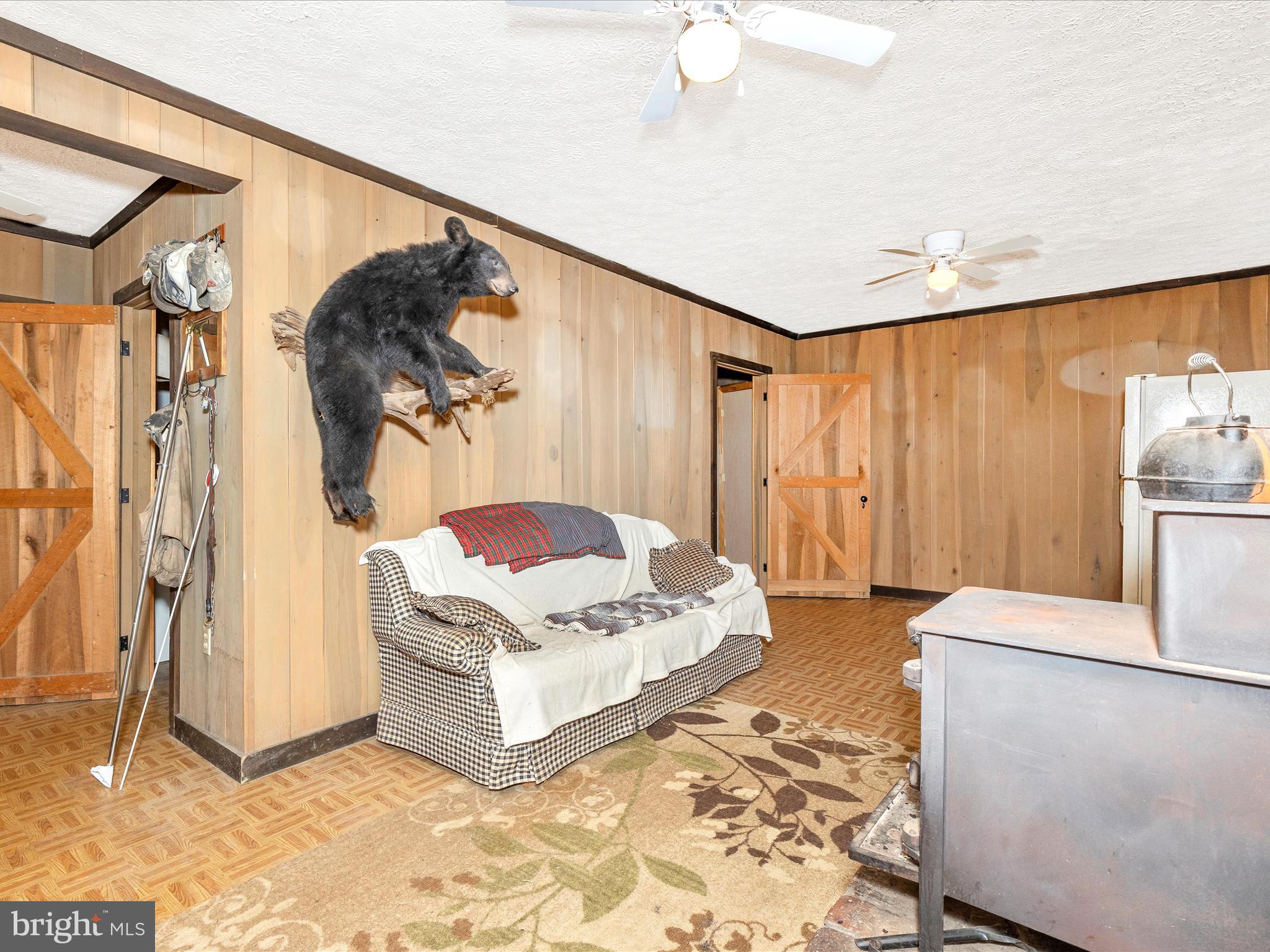 11220 Putman Road Thurmont, MD 21788 - Photo 29 of 52 Lower Family Room