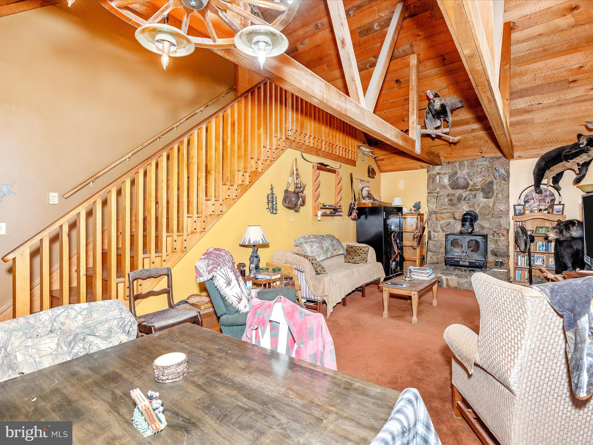 11220 Putman Road Thurmont, MD 21788 - Photo 3 of 52 Living Room