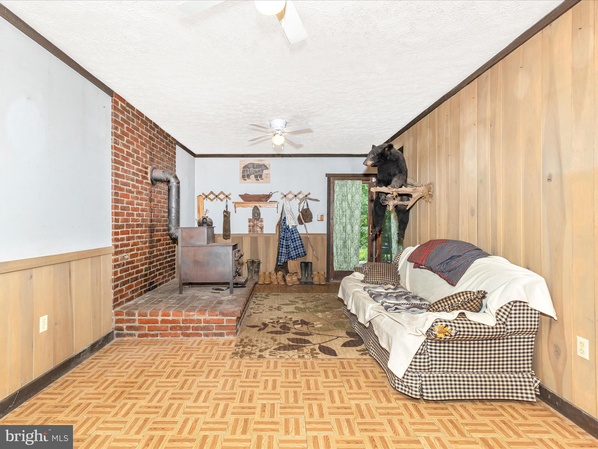 11220 Putman Road Thurmont, MD 21788 - Photo 31 of 52 Lower Family Room