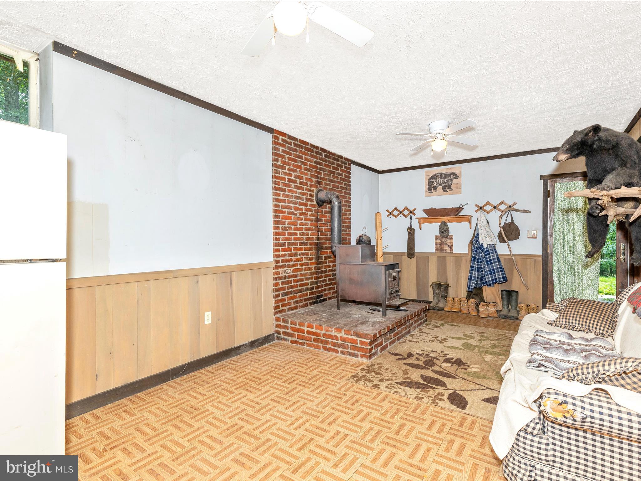 11220 Putman Road Thurmont, MD 21788 - Photo 32 of 52 Lower Family Room