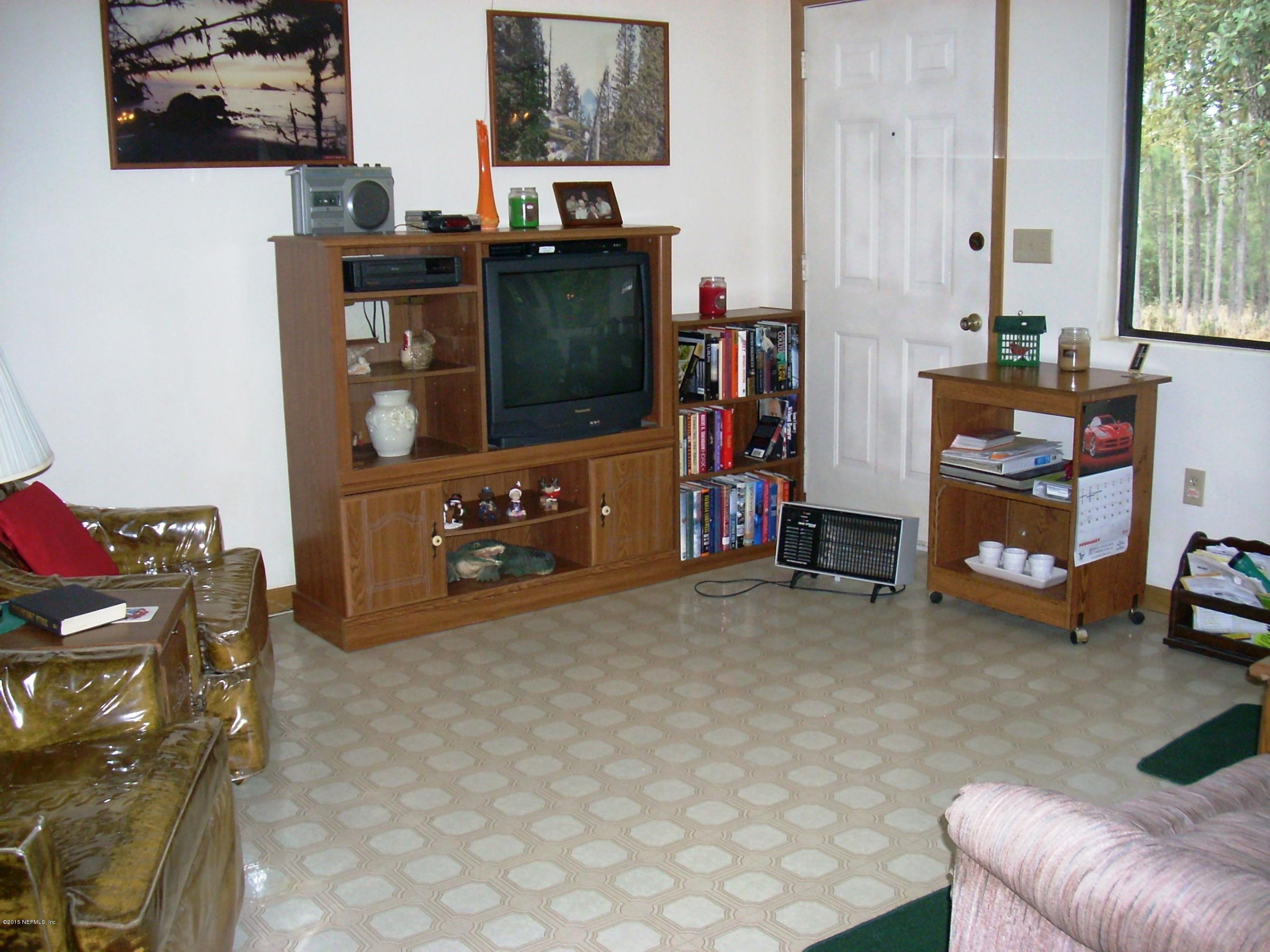 292 Byrd Road Crescent City, FL 32112 - Photo 6 of 22 living area