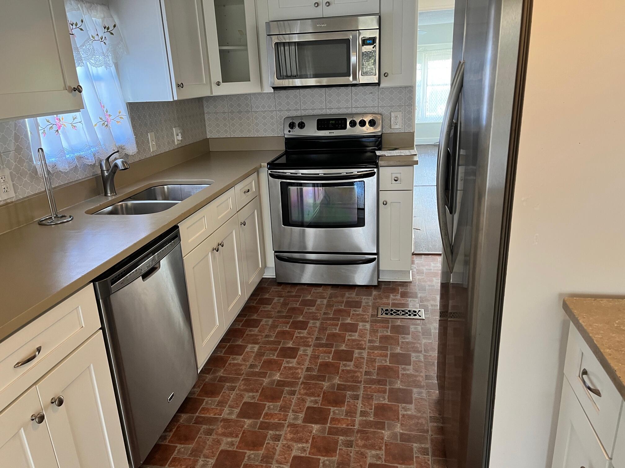 81 Camino Del Rio Port St. Lucie, FL 34952 - Photo 18 of 20 IMG_5974