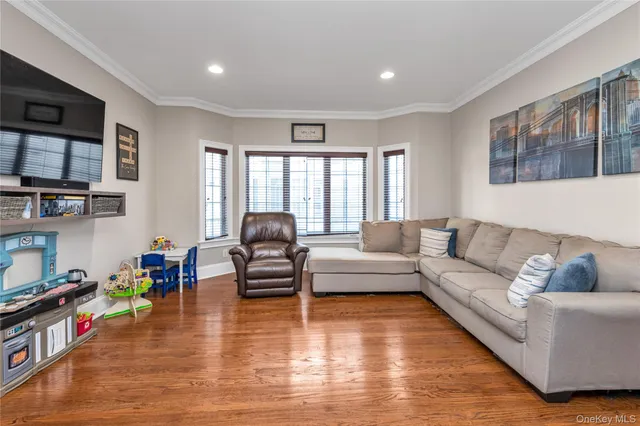 $1,388,000 | 115 Lincoln Avenue, Rockville Centre, NY 11570