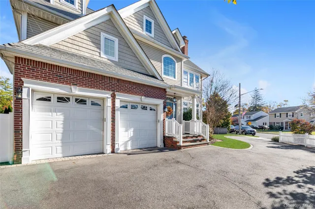 $1,388,000 | 115 Lincoln Avenue, Rockville Centre, NY 11570