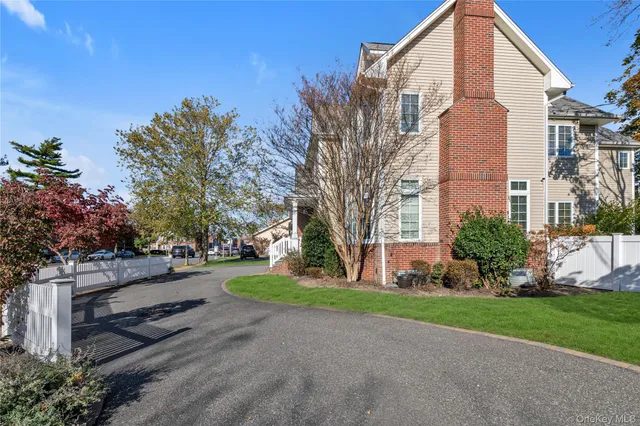 $1,388,000 | 115 Lincoln Avenue, Rockville Centre, NY 11570