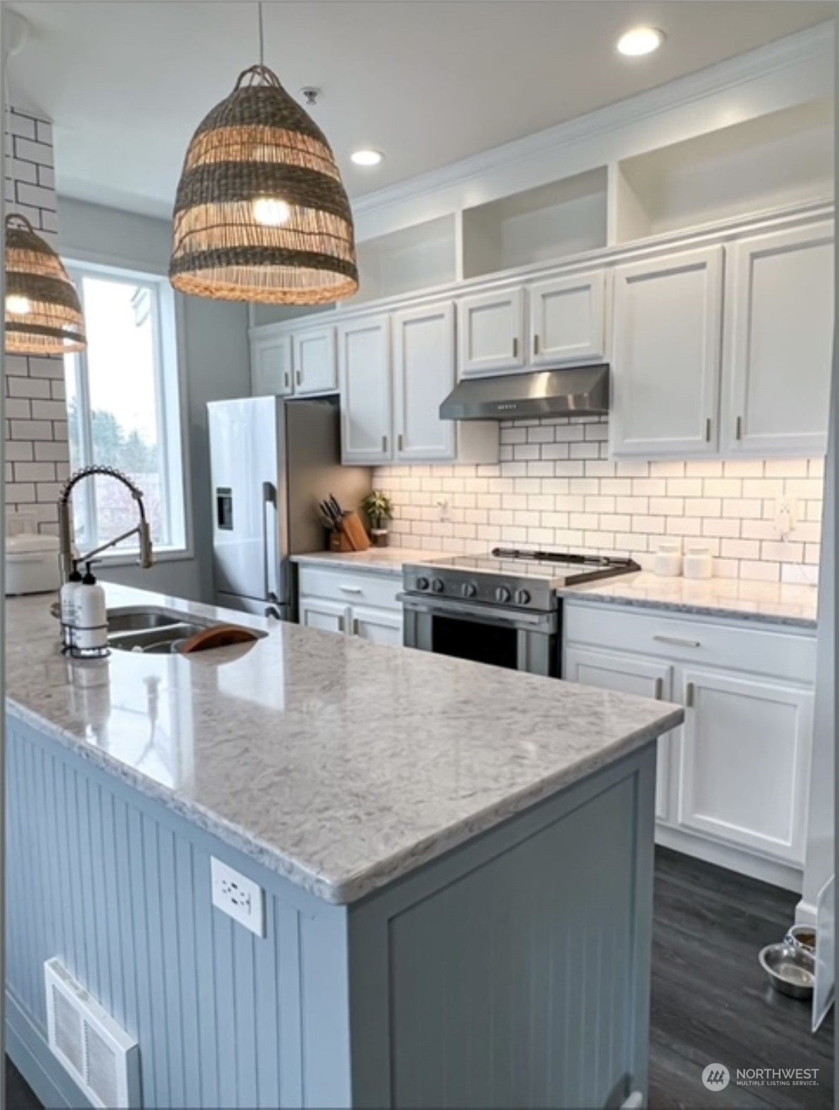 2807 Southeast 8th Place, Unit 2103 Renton, WA 98058 - Photo 2 of 16 Gallery Image 2
