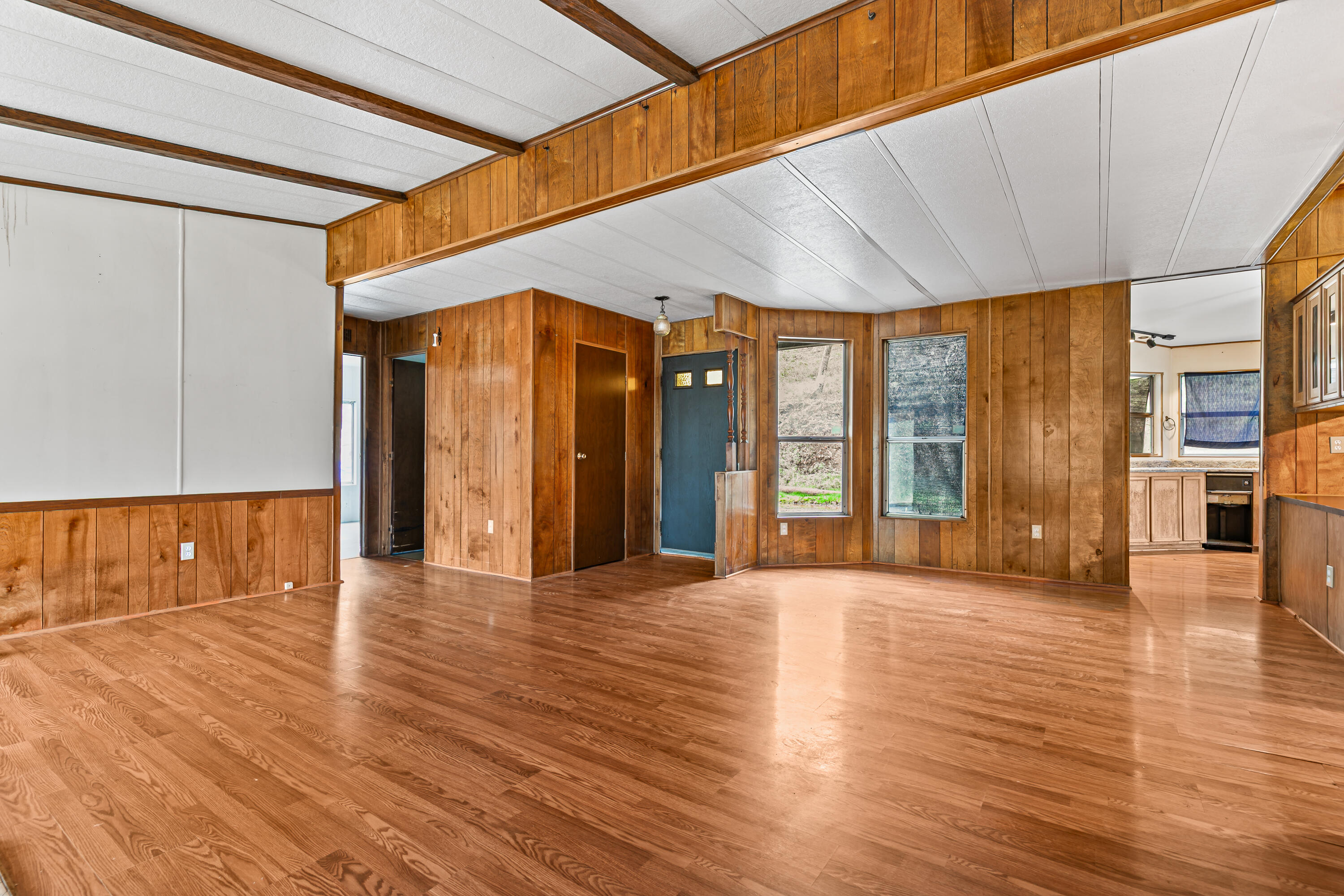 5885 Crowfoot Road Trail, OR 97541 - Photo 9 of 45 9R9A6184