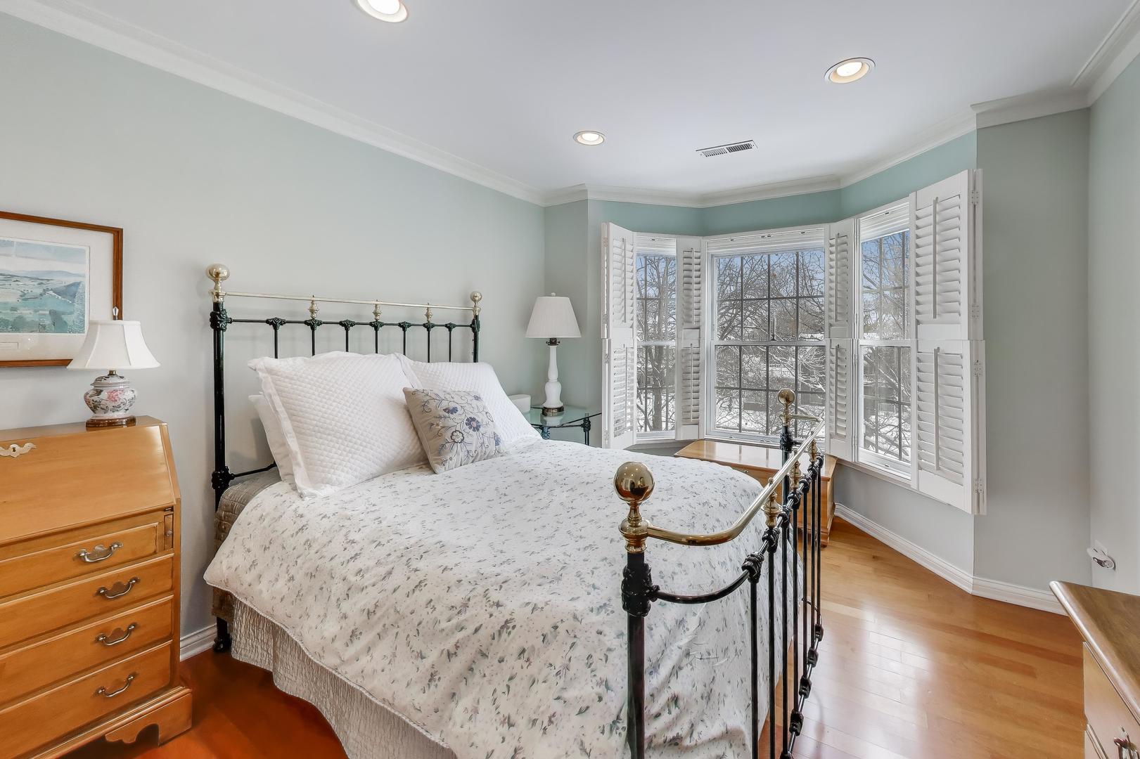 1730 Hinman Avenue, Unit 3A Evanston, IL 60201 - Photo 23 of 28