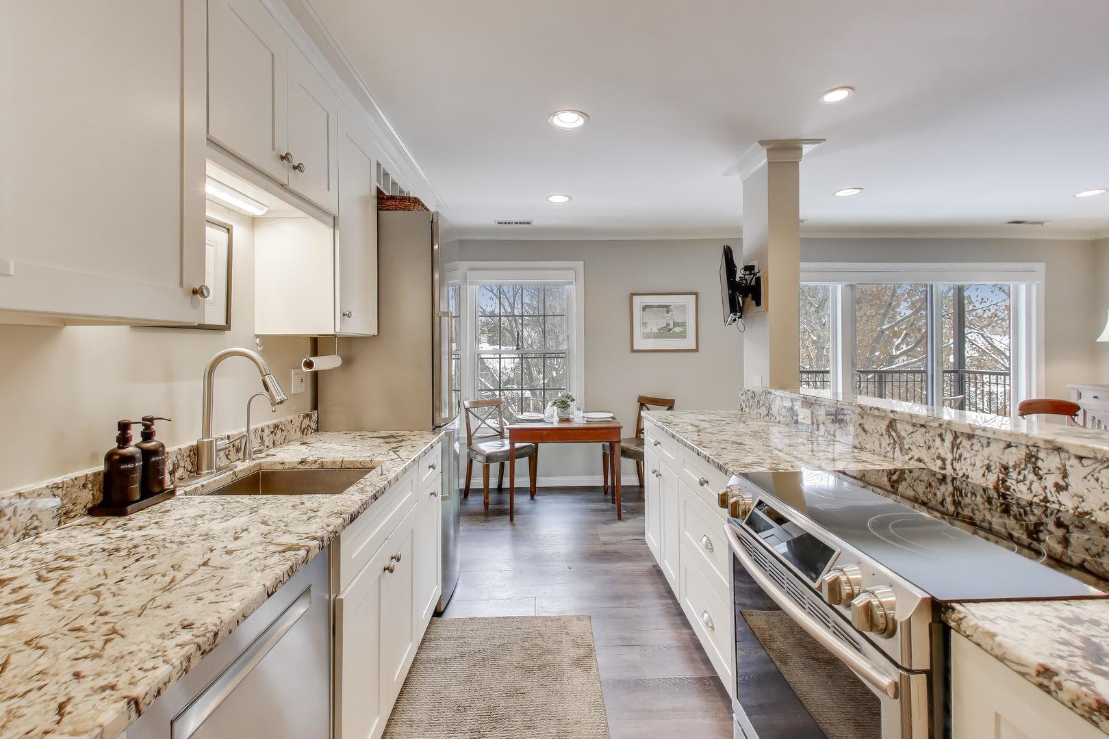 1730 Hinman Avenue, Unit 3A Evanston, IL 60201 - Photo 8 of 28