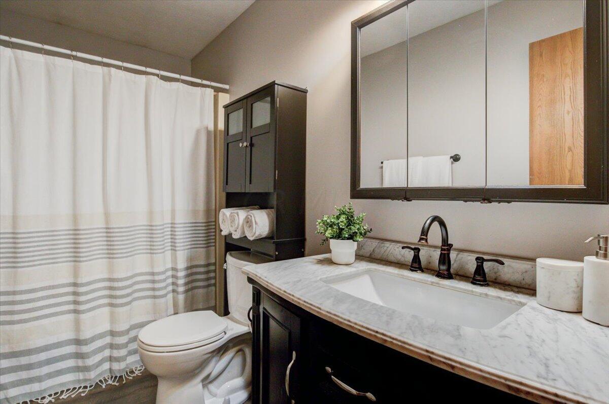 8295 Concord Road Johnstown, OH 43031 - Photo 24 of 44 Master bath
