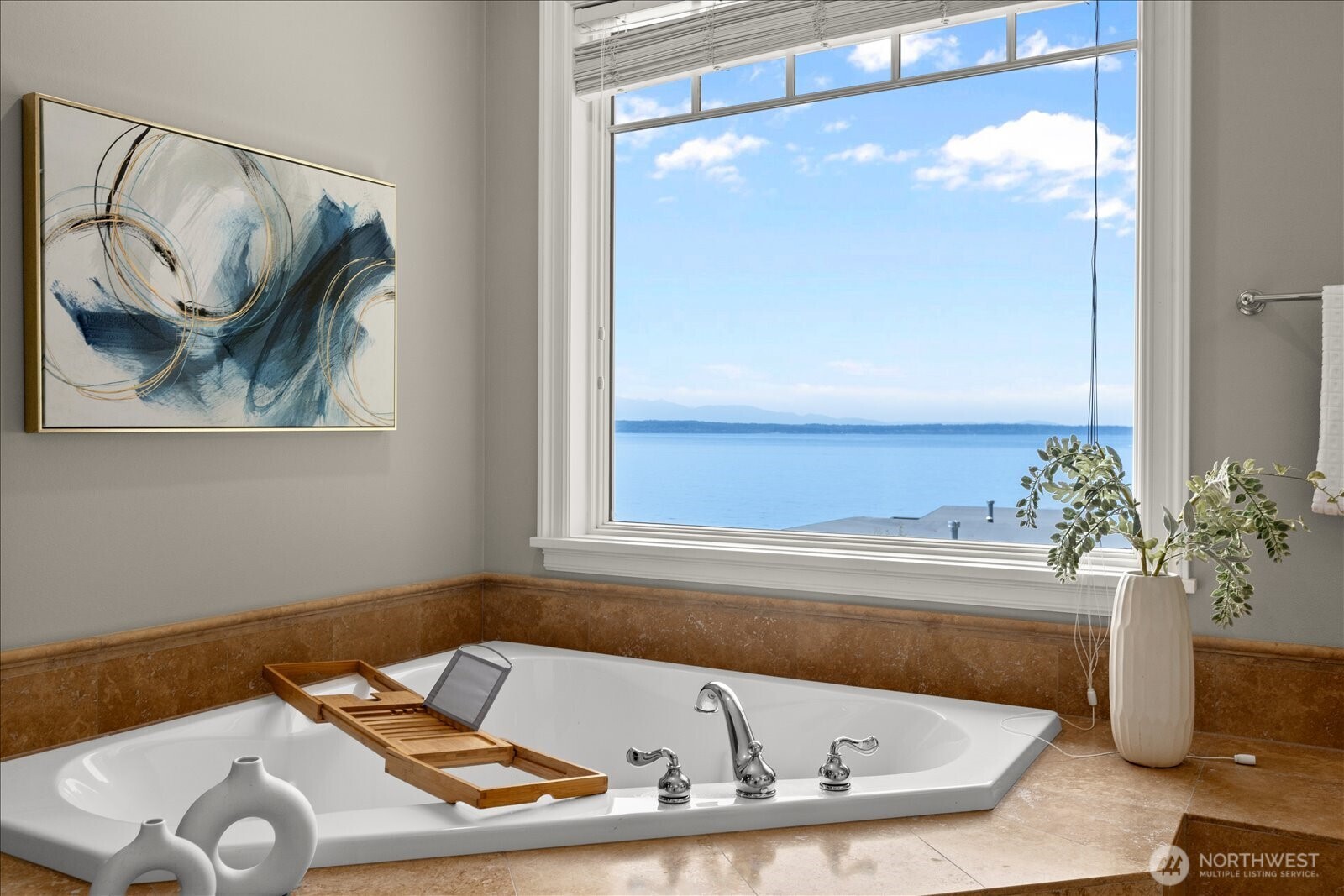 18608 Sound View Place Edmonds, WA 98020 - Photo 22 of 40