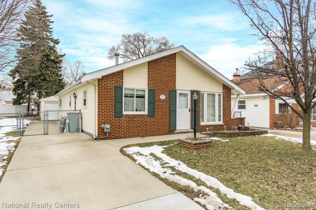 210 South Campbell Road Royal Oak, MI 48067 - Photo 2 of 25 New cement driveway and side walk