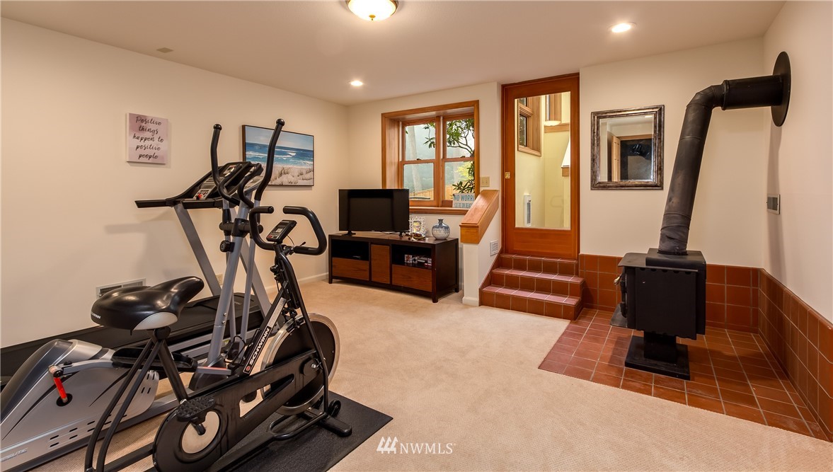 10034 Northeast Knight Road Bainbridge Island, WA 98110 - Photo 22 of 25 Gallery Image 22
