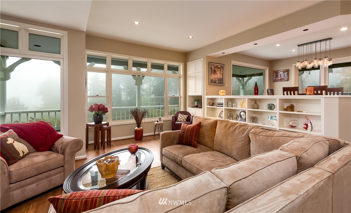 10034 Northeast Knight Road Bainbridge Island, WA 98110 - Photo 8 of 25 Gallery Image 8