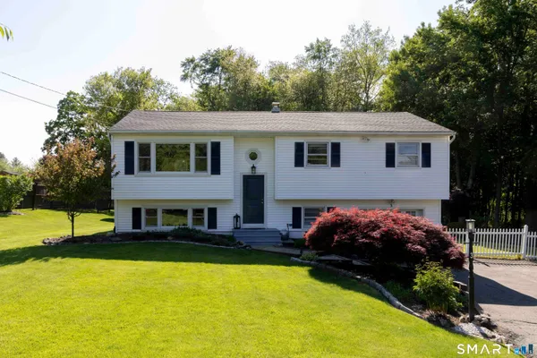 $612,000 | 3 Eastview Drive, New Fairfield, CT 06812