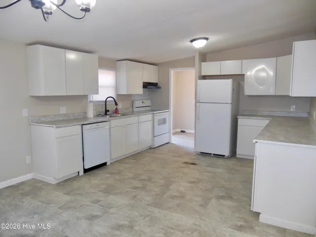 $1,700 | 118 Woodhaven Drive, Rocky Point, NC 28457