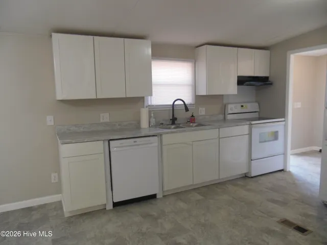 $1,700 | 118 Woodhaven Drive, Rocky Point, NC 28457