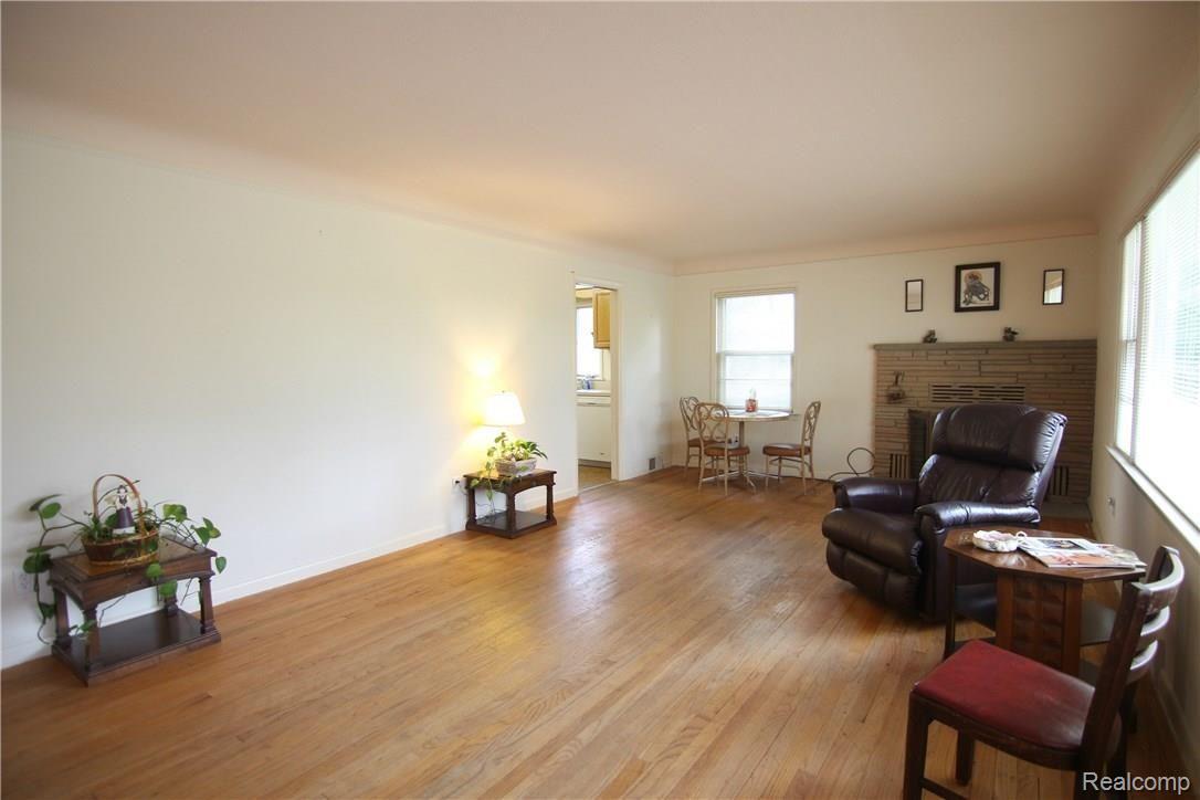 47950 Powell Road Plymouth, MI 48170 - Photo 5 of 23 Great Room
